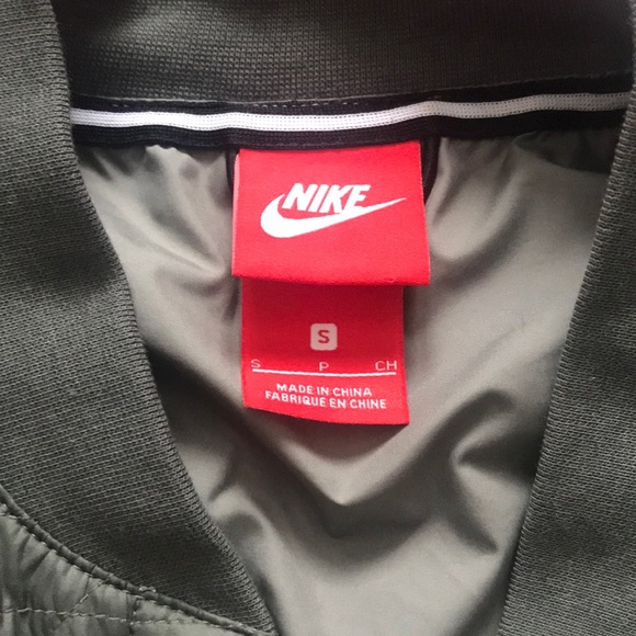 Nike quilted thin puffer - Picture 3 of 3